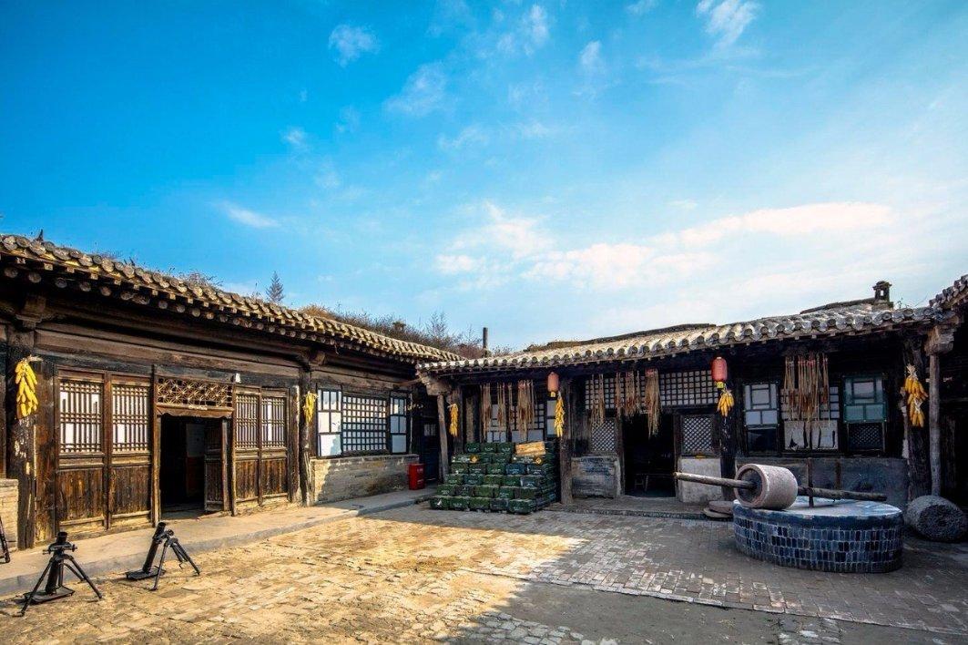 第七届河南商业高峰论坛延期一天,将于28日在大河锦悦酒店举行